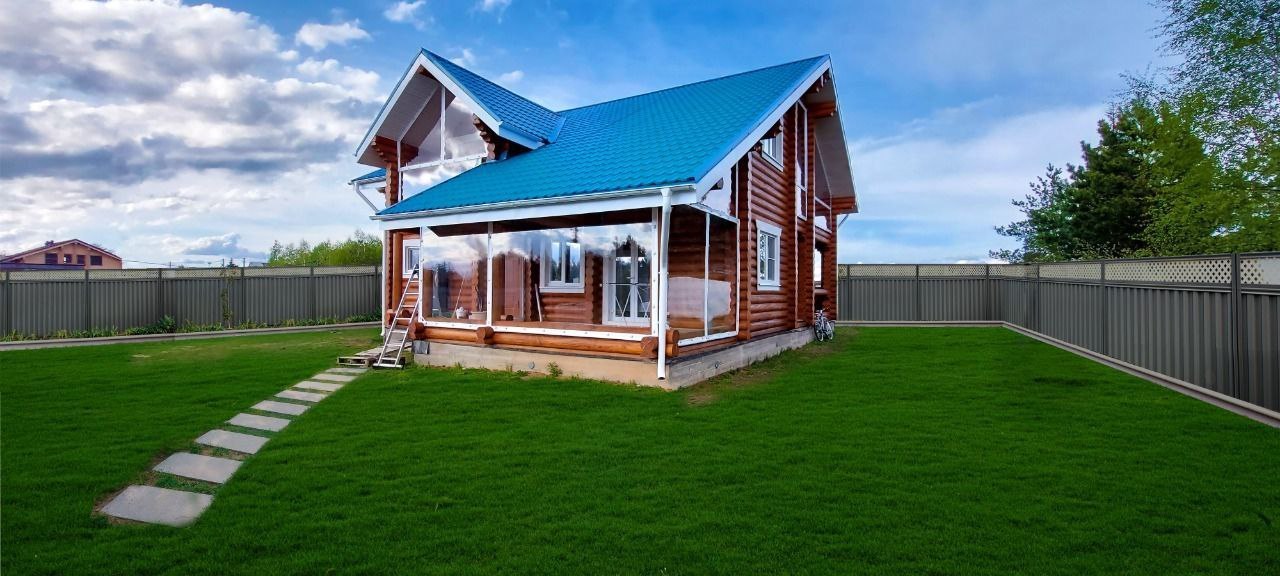 Мягкие окна на веранде загородного дома в посёлке Ново-Писцово